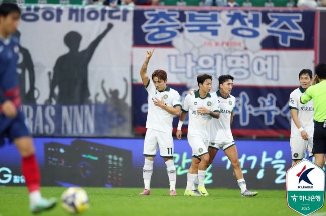 김포, 충북청주 2-0 제압... 4위 도약·5경기 무패